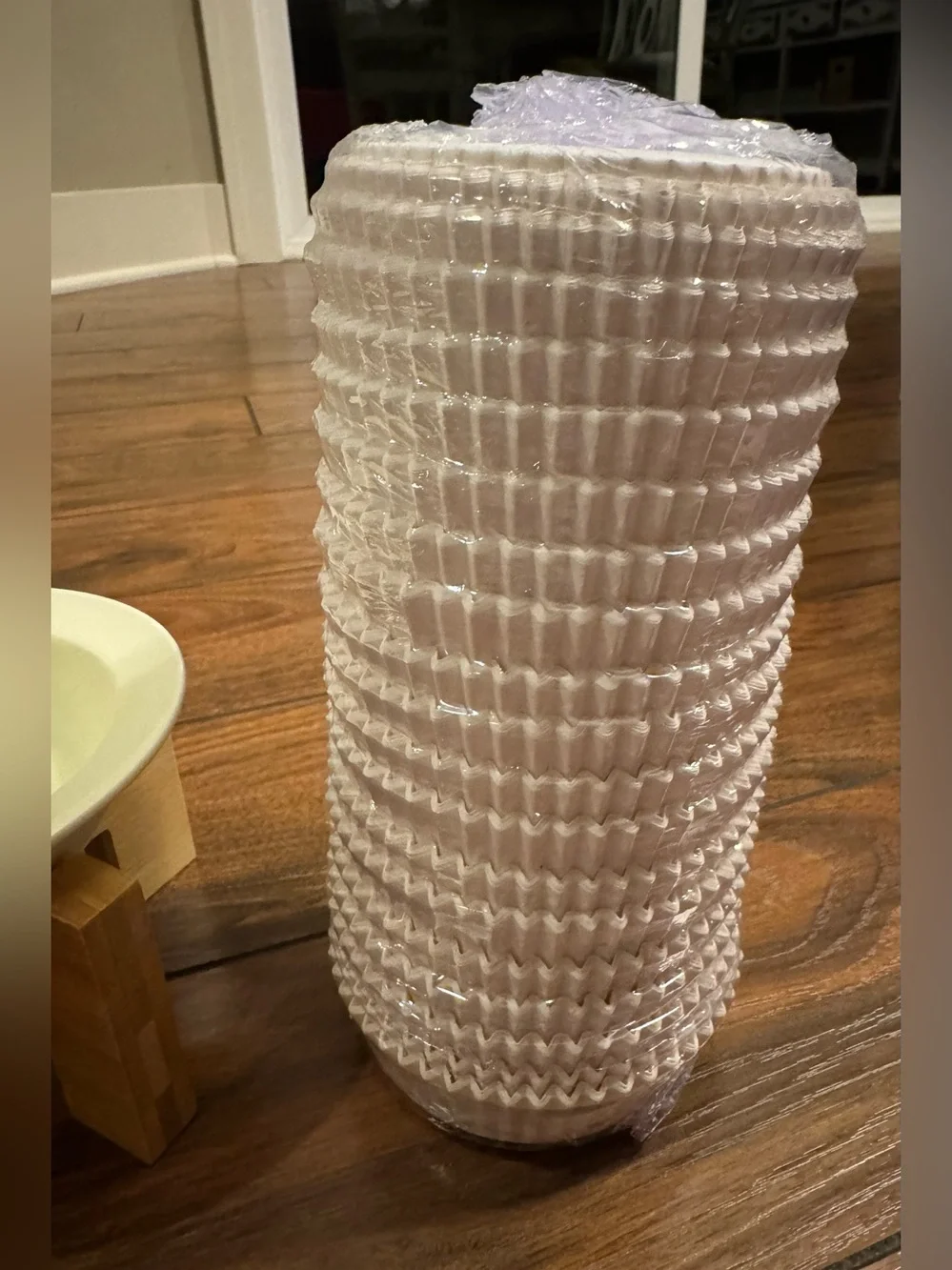 Raised cat dish with disposable liners. New